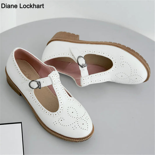 DIANE LOCKHART Oxford Low Heel Round Toe Buckle Shoes