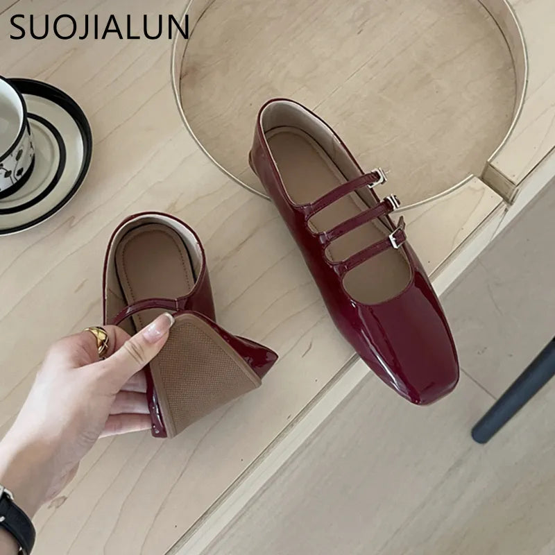 SUOJIALUN Sumptuous Tri-Buckle Flat Shoes