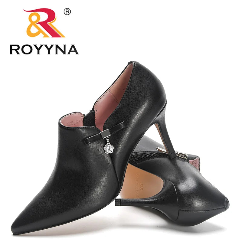 ROYYNA Rockin' Booty Shoes